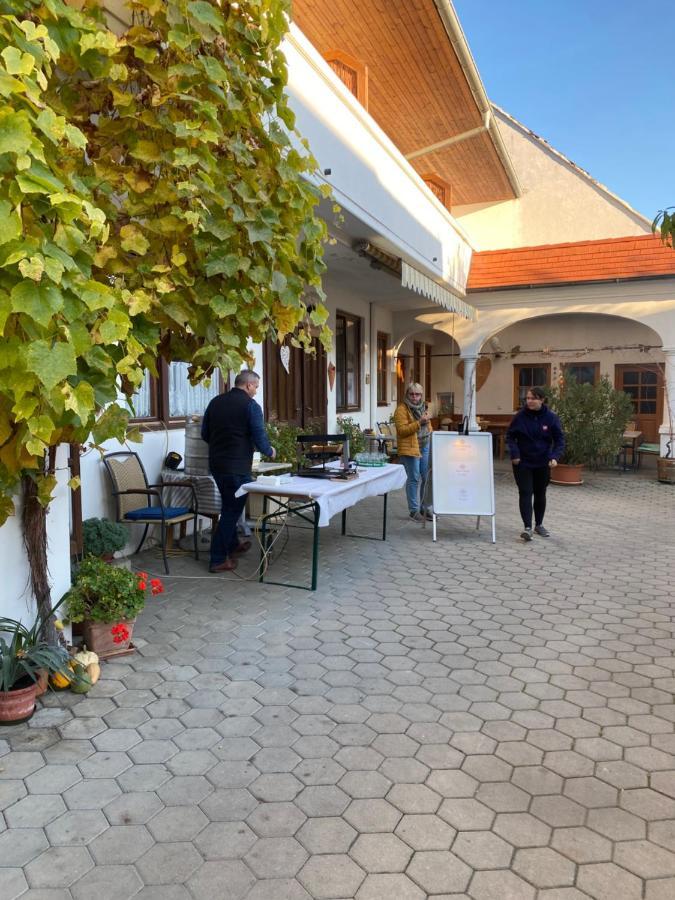 Andreashof Moerbisch Hotel Moerbisch Am See Luaran gambar